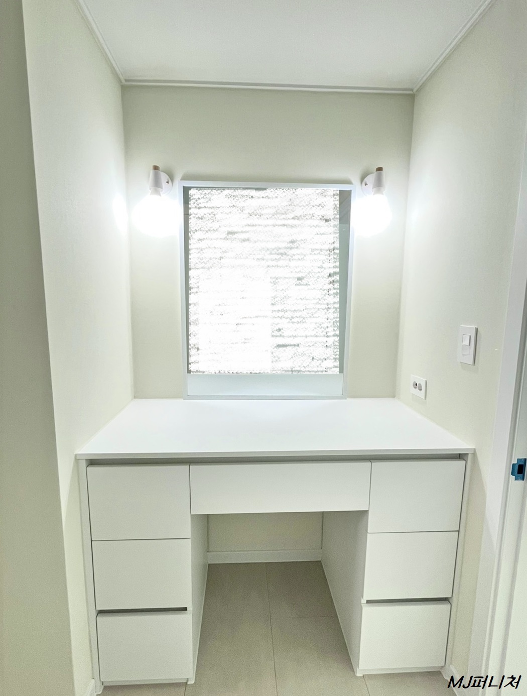 /user/m/mjfurniture/editor/2303/a2486f782497575b305bed7d2f733d0a_1679529842_2738.jpg 이미지크게보기