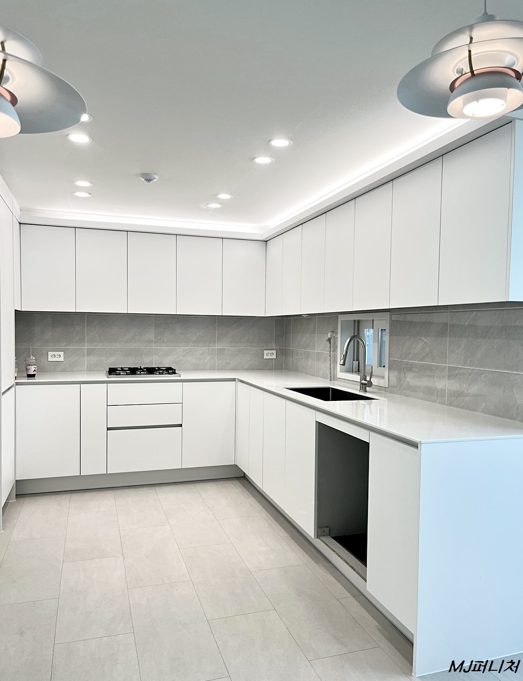 /user/m/mjfurniture/editor/2303/a2486f782497575b305bed7d2f733d0a_1679529842_7169.jpg 이미지크게보기