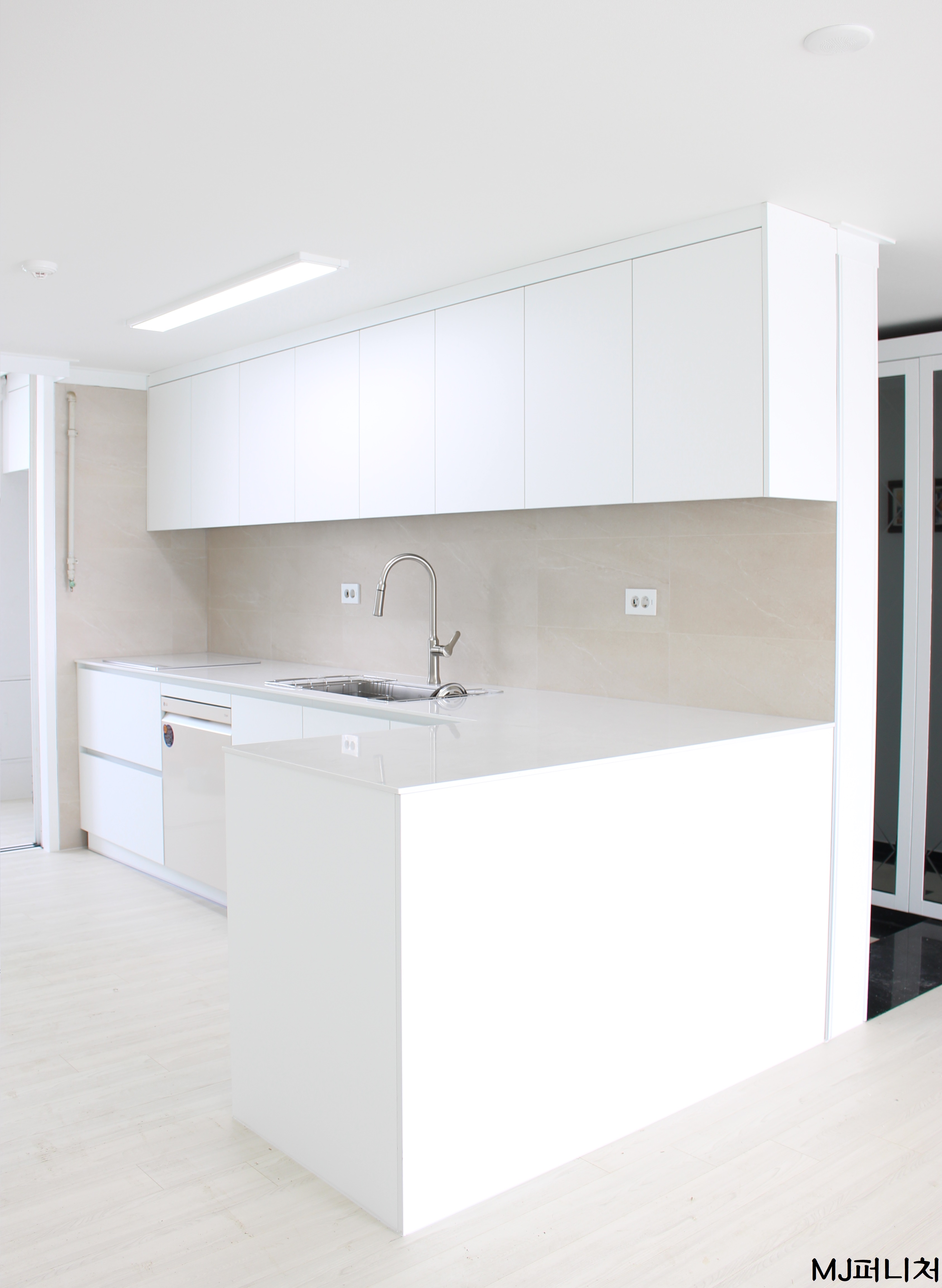 /user/m/mjfurniture/editor/2305/eb32a9a9c398a1a17d08590114a836ae_1684125553_192.JPG 이미지크게보기