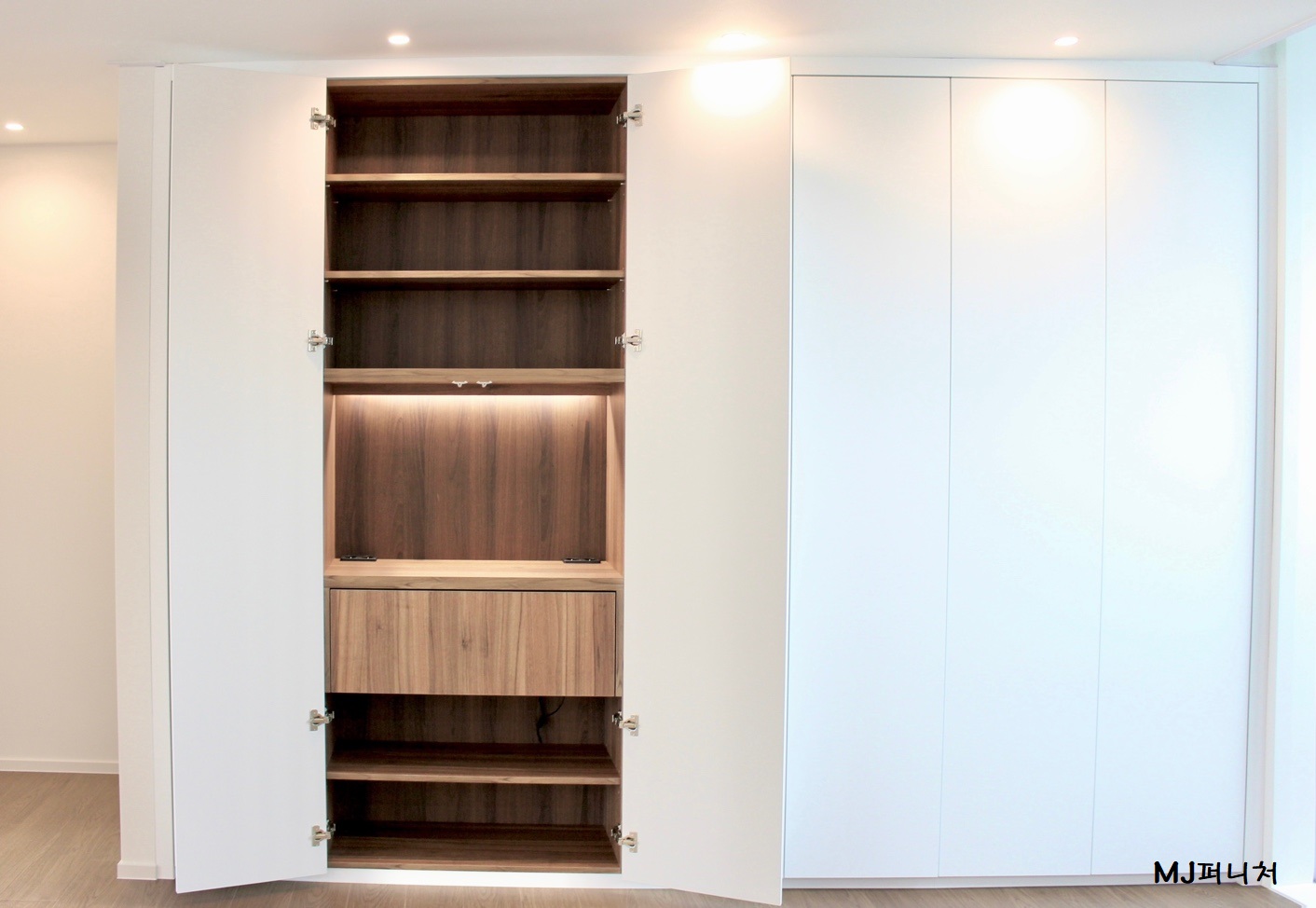/user/m/mjfurniture/editor/2306/d23039992e63374ab0bb2f93095ae6bc_1687910116_6125.jpg 이미지크게보기